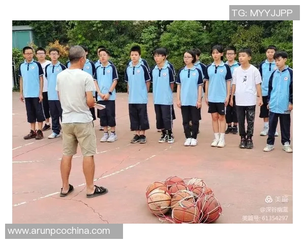 倒立踢足球的技巧与训练方法探索让你在球场上独树一帜