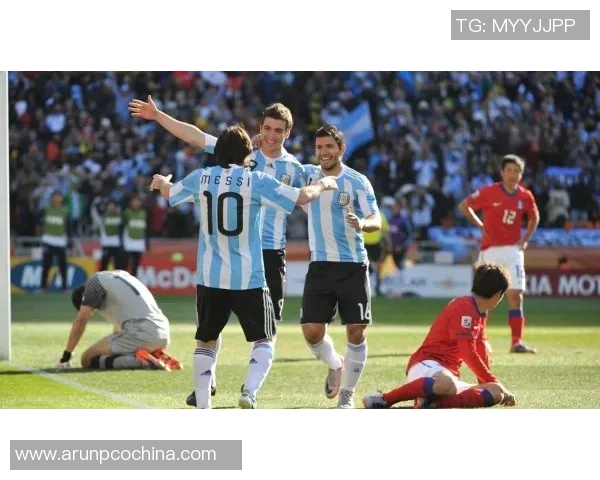 色彩足球塑造的艺术与文化交融探讨与实践分享 色彩足球塑造的艺术与文化交融探讨与实践分享